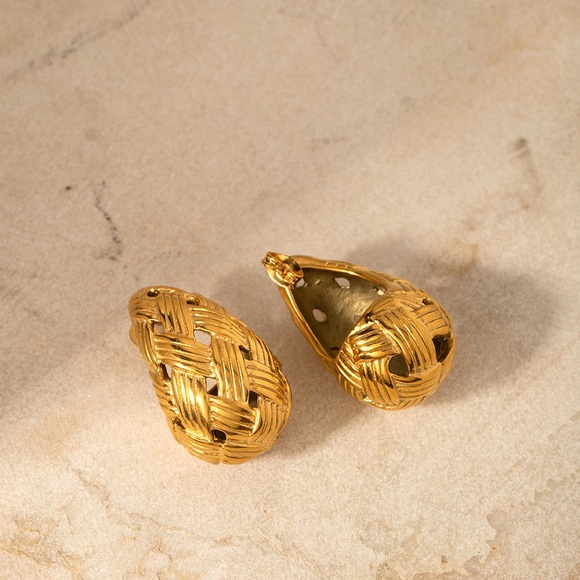 24K Gold Teardrop Earrings*Drop Earrings*Waterproof and Sweatproof - Picture 5 of 6